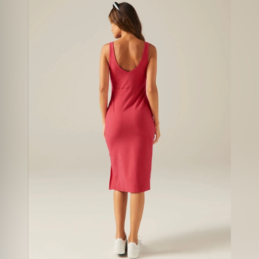 Beyond Yoga Spacedye Inspire Midi Dress in Paradise Coral Heather - XS